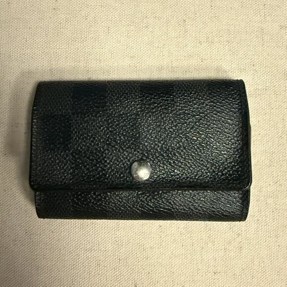 Louis Vuitton Damier Graphite 6 Key Holder - Picture 3 of 11